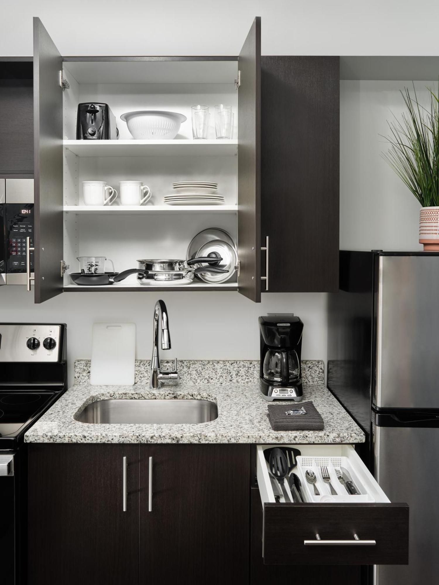 Stayapt Suites Atlanta-Newnan Exteriör bild
